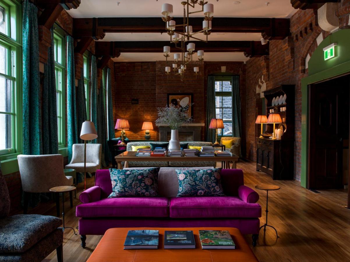 The Observatory Hotel 基督城 外观 照片 The Library at The Dean