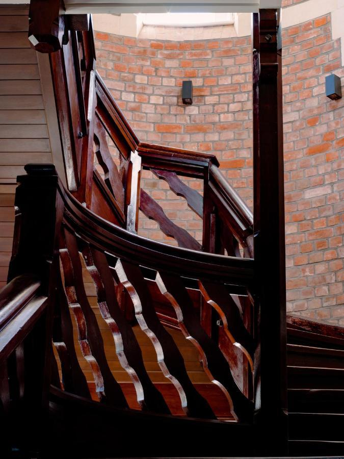 The Observatory Hotel 基督城 外观 照片 The staircase