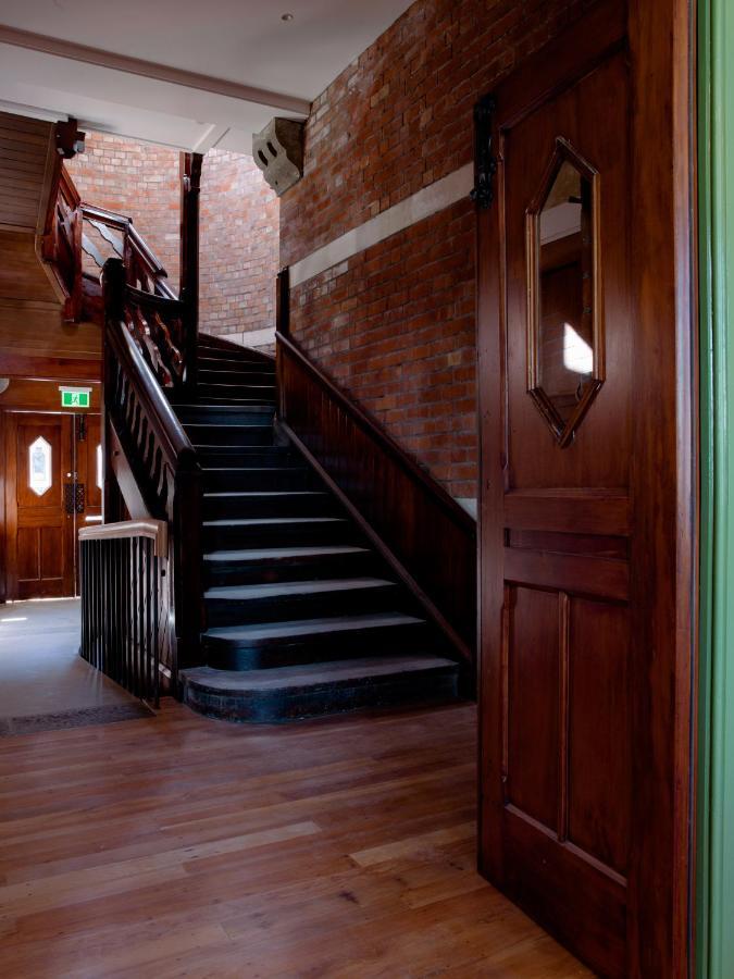 The Observatory Hotel 基督城 外观 照片 The staircase