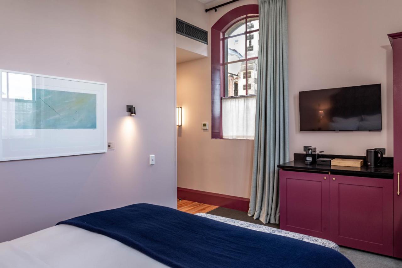 The Observatory Hotel 基督城 外观 照片 A room at the hotel