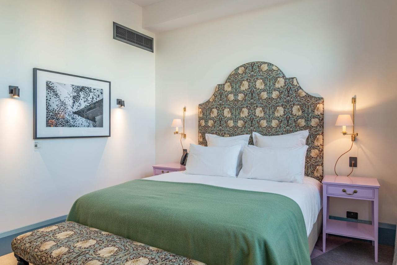 The Observatory Hotel 基督城 外观 照片 A room at the hotel