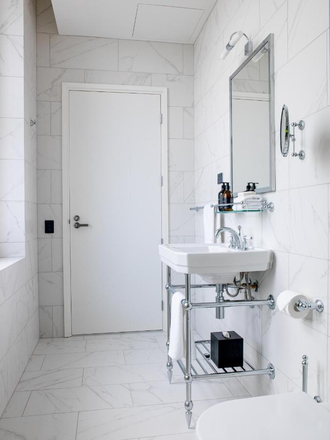 The Observatory Hotel 基督城 外观 照片 Bathroom