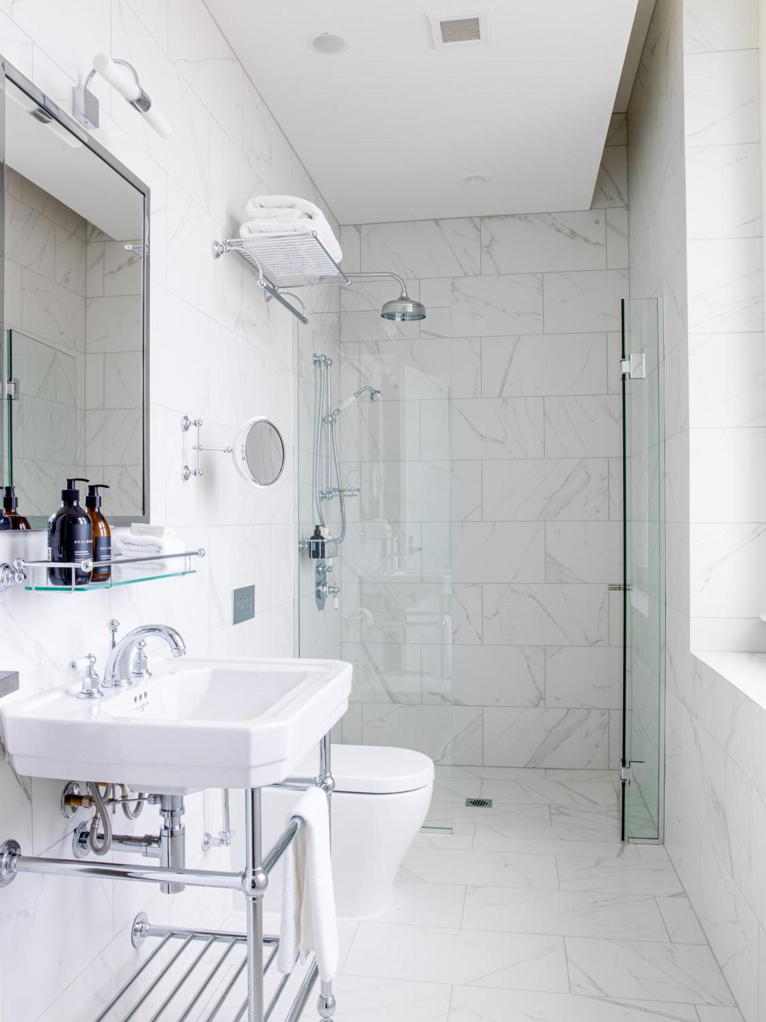 The Observatory Hotel 基督城 外观 照片 A shower enclosure